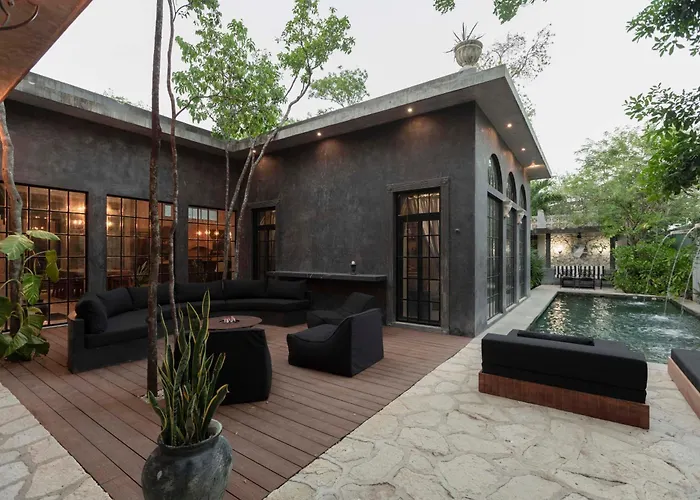 Casa Halo - Mansion, Nightclub, Pool, Sonos, Gated, Staff