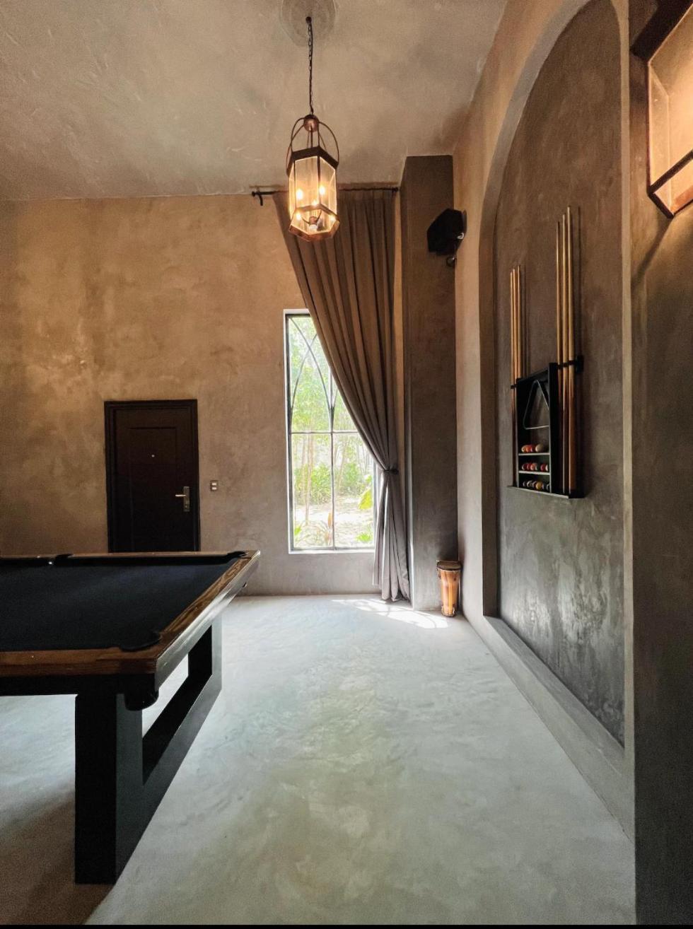Casa Halo - Mansion, Nightclub, Pool, Sonos, Gated, Staff *
