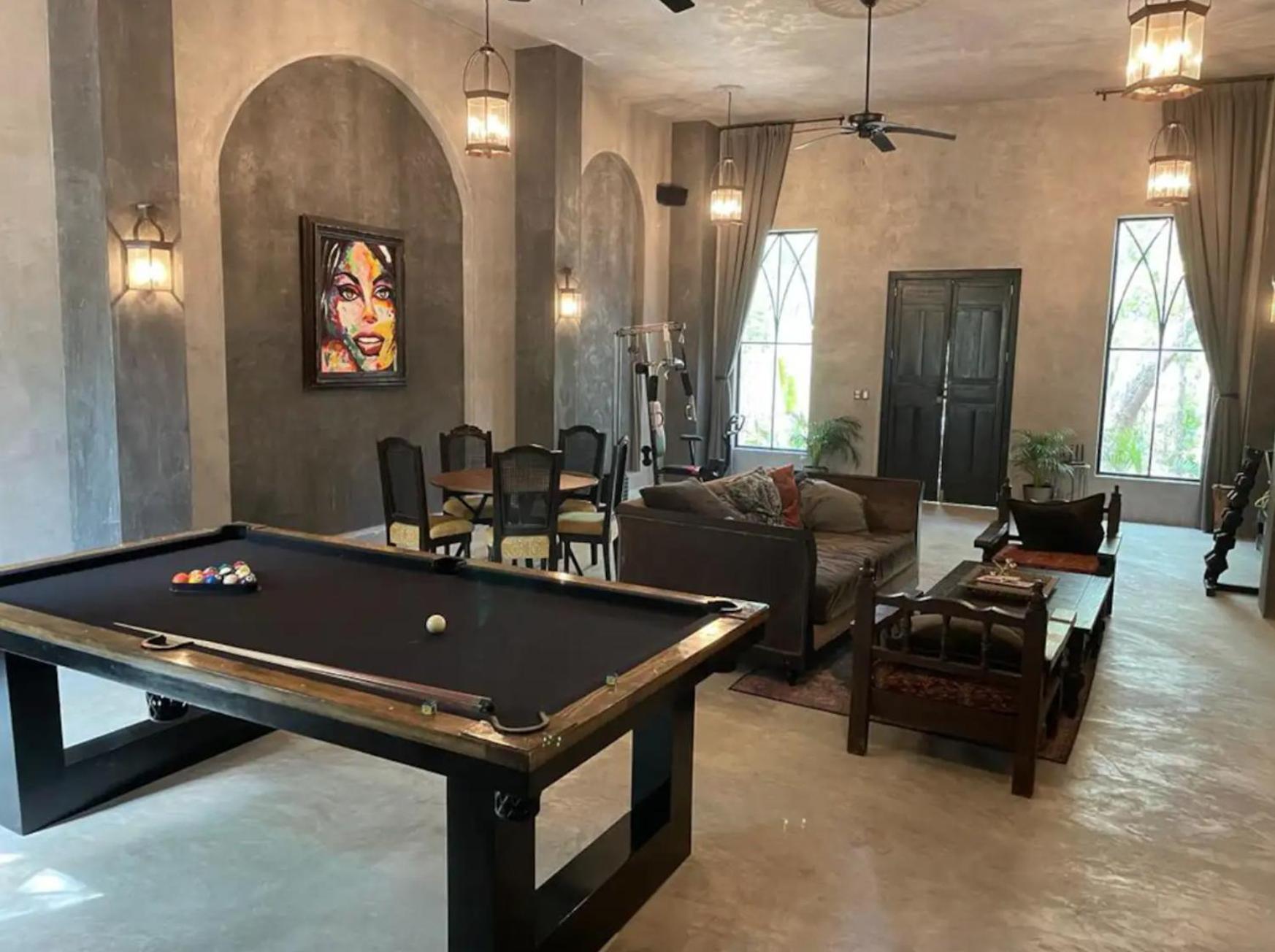 Casa Halo - Mansion, Nightclub, Pool, Sonos, Gated, Staff Villa *