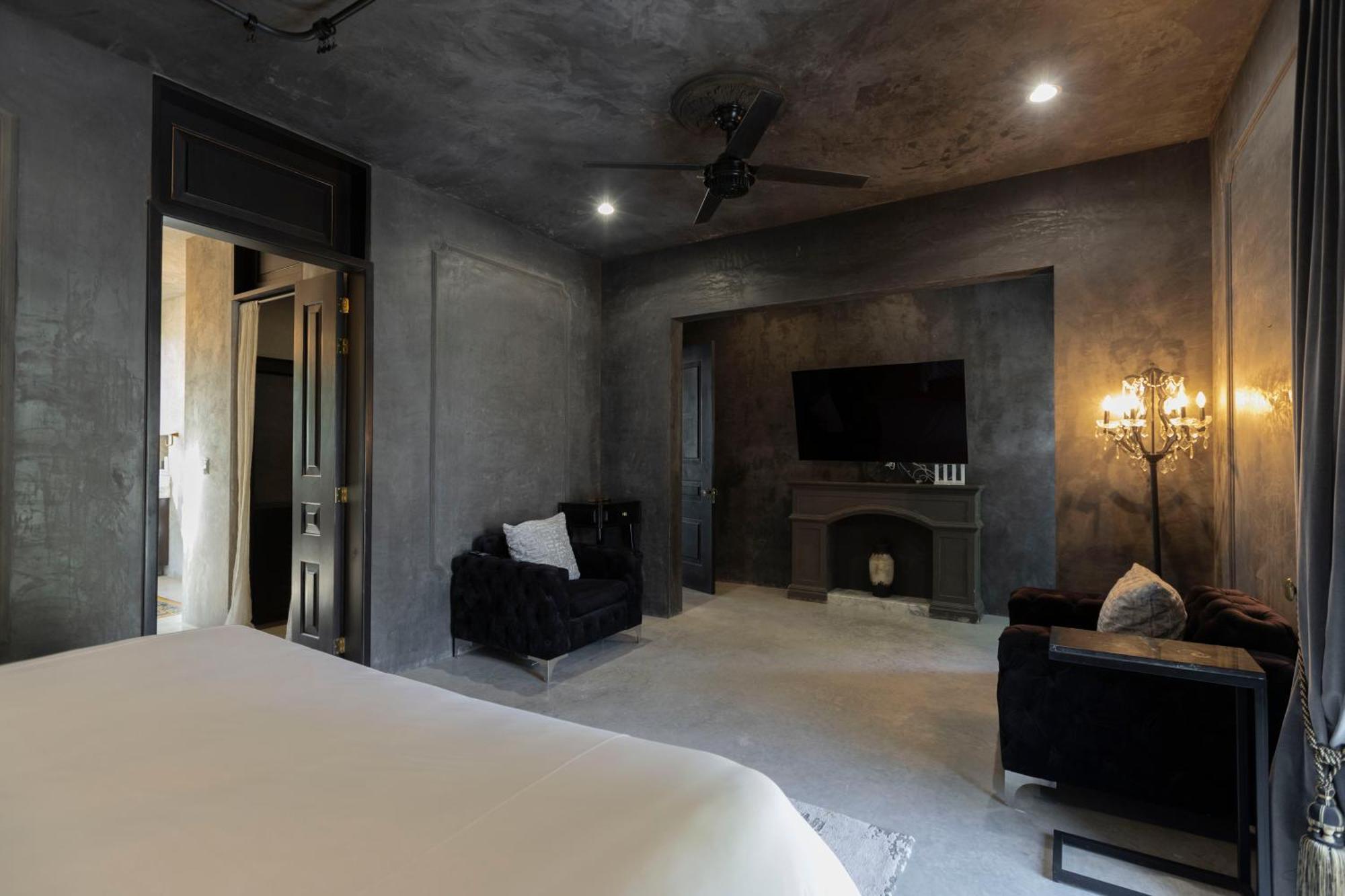 Casa Halo - Mansion, Nightclub, Pool, Sonos, Gated, Staff *