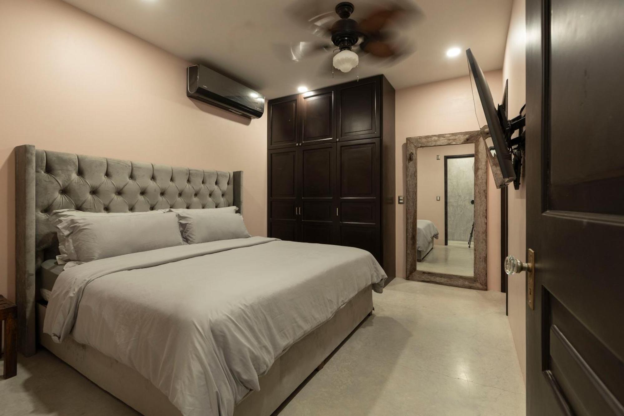 Casa Halo - Mansion, Nightclub, Pool, Sonos, Gated, Staff Villa
