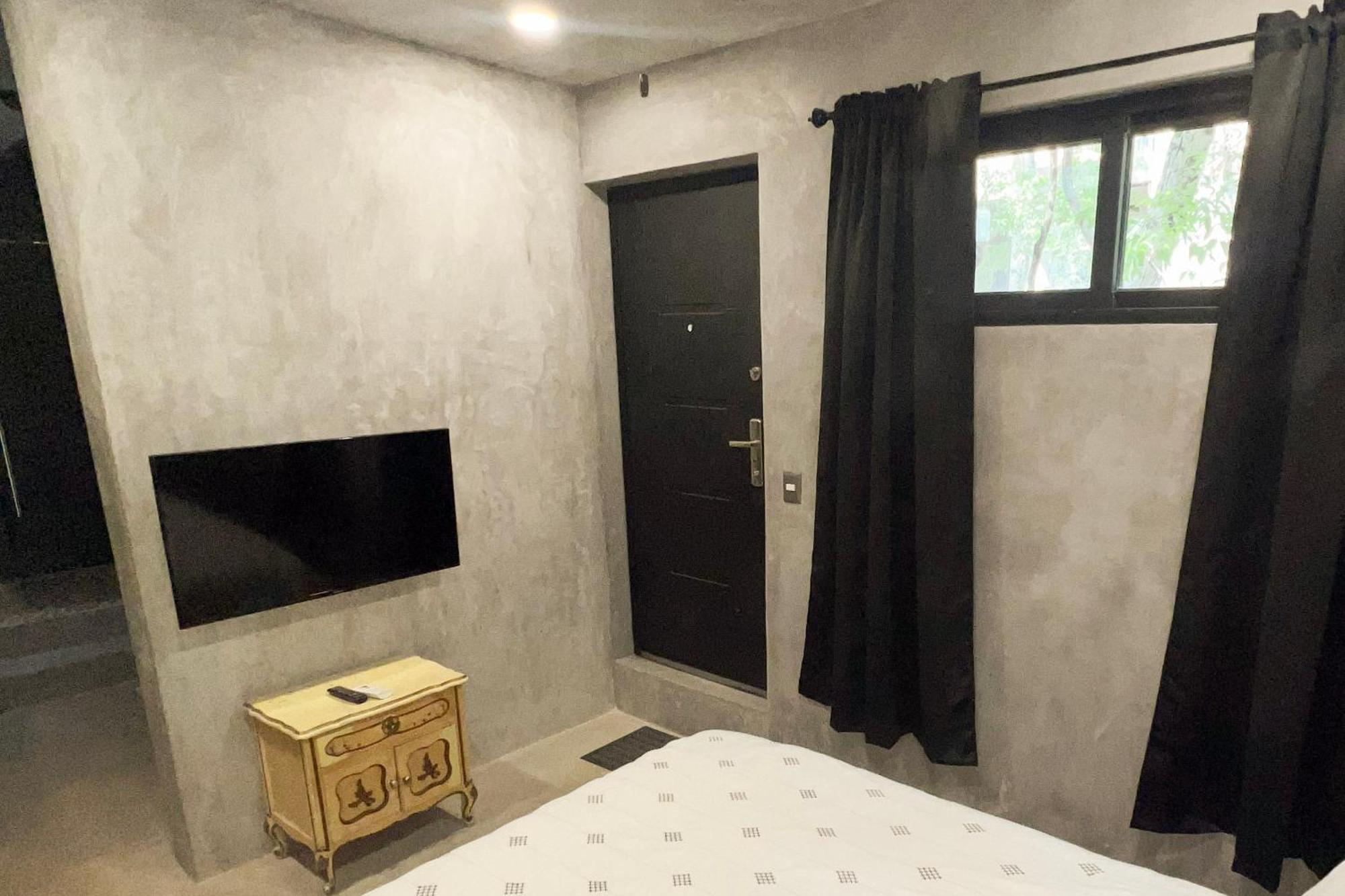 Casa Halo - Mansion, Nightclub, Pool, Sonos, Gated, Staff Villa *