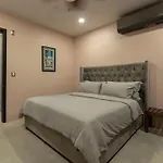 Casa Halo - Mansion, Nightclub, Pool, Sonos, Gated, Staff